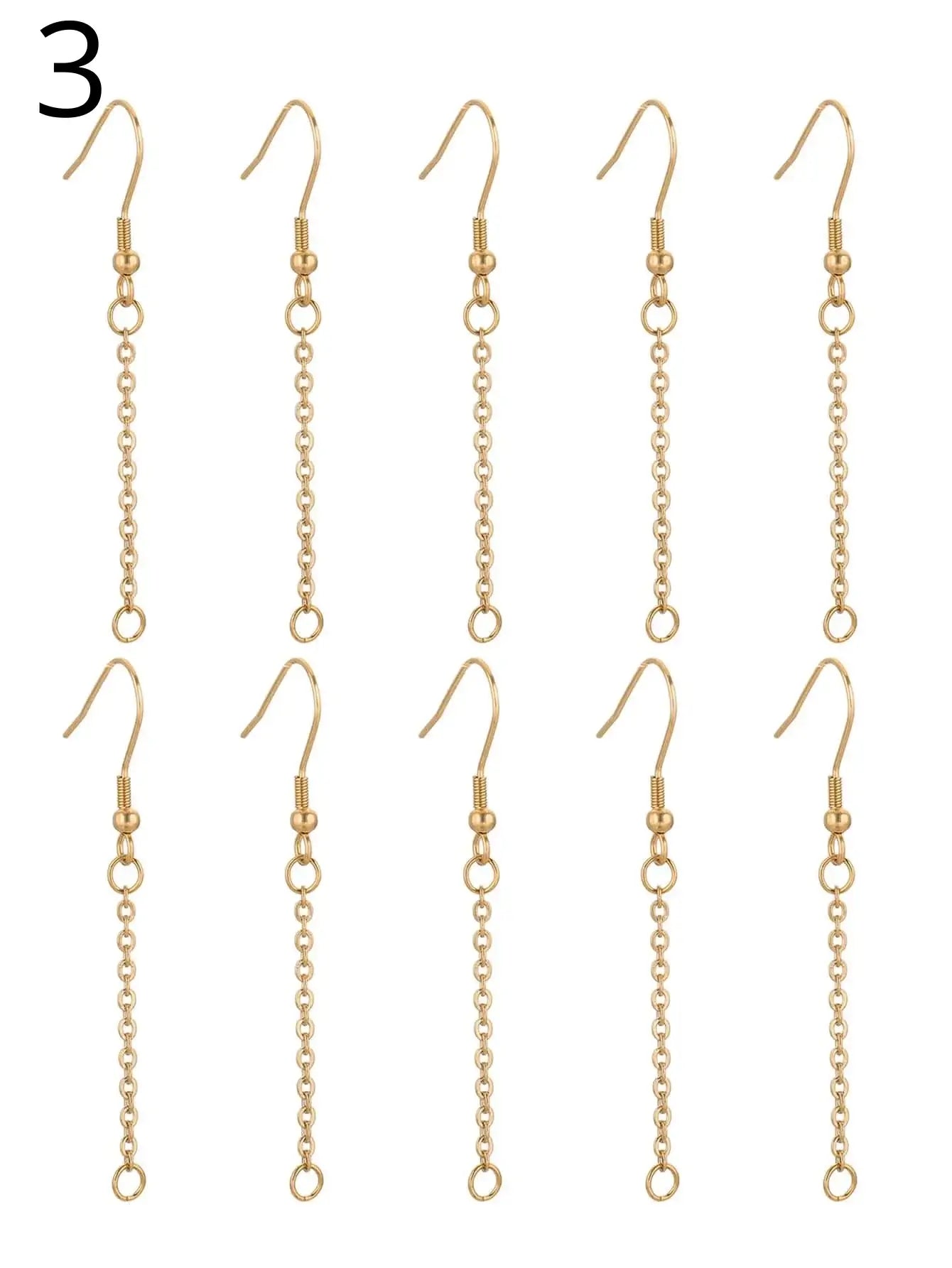 Boucles d'oreille a personnaliser - ensemble de boucles d'oreille dorées avec designs uniques.