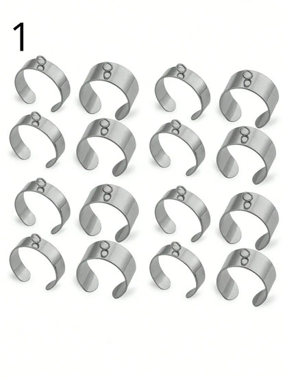 Bague a personnaliser: collection of customizable silver rings displayed together.