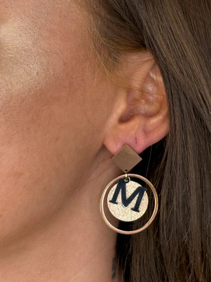 Initiale M